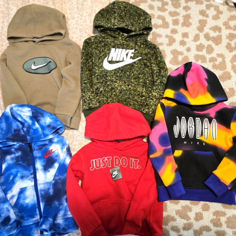 Nike 2T Sweaters
